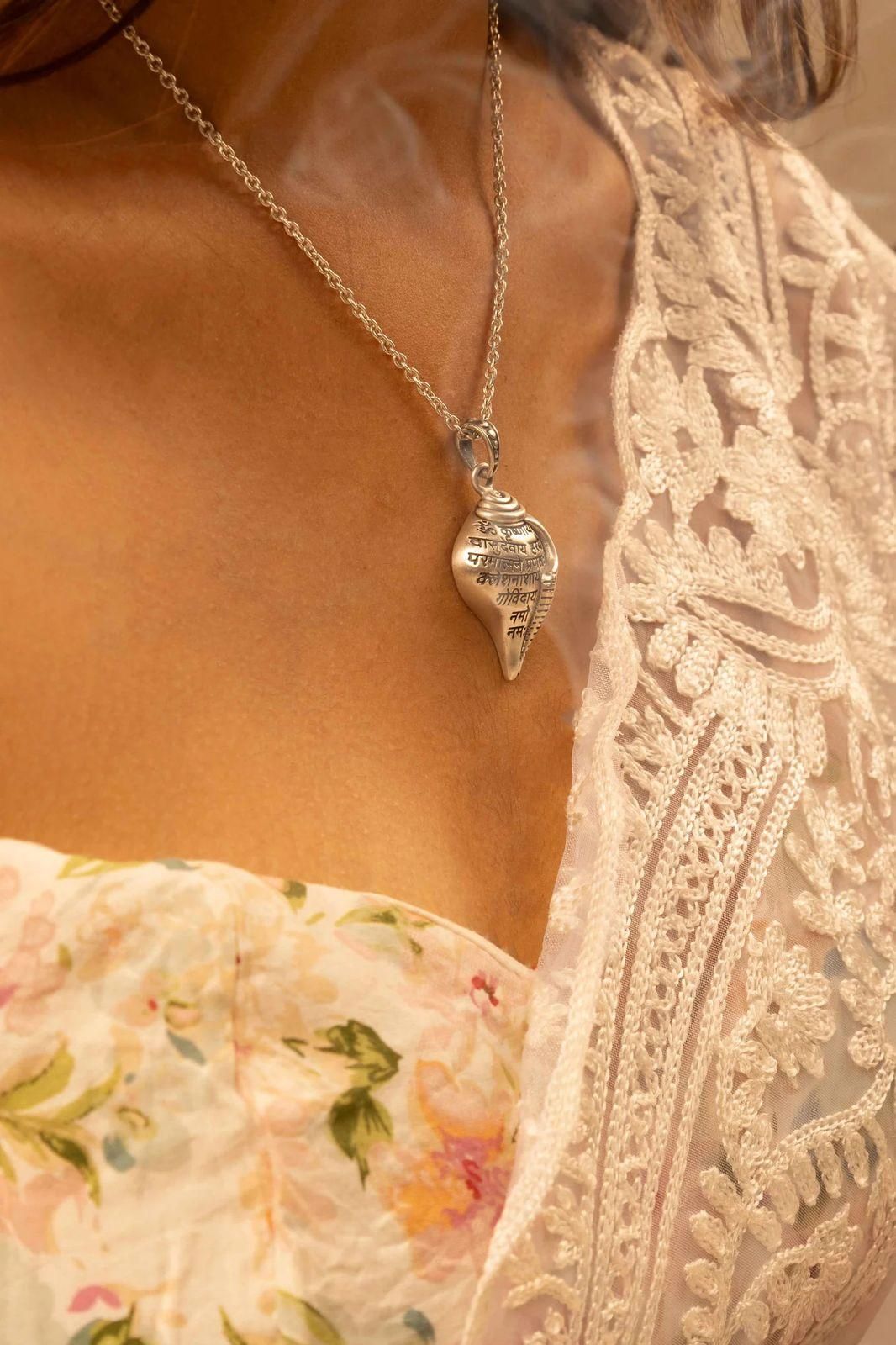 Shri Krishna Shankha Pendant with Chain - KalaKirtiHub