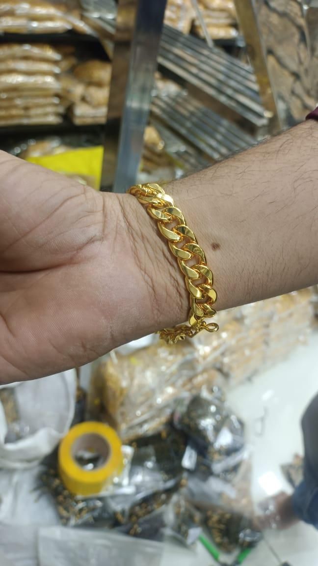 Gold Cuban Bracelet for Men | Stylish Jewelry at KalaKirtiHub - KalaKirtiHub