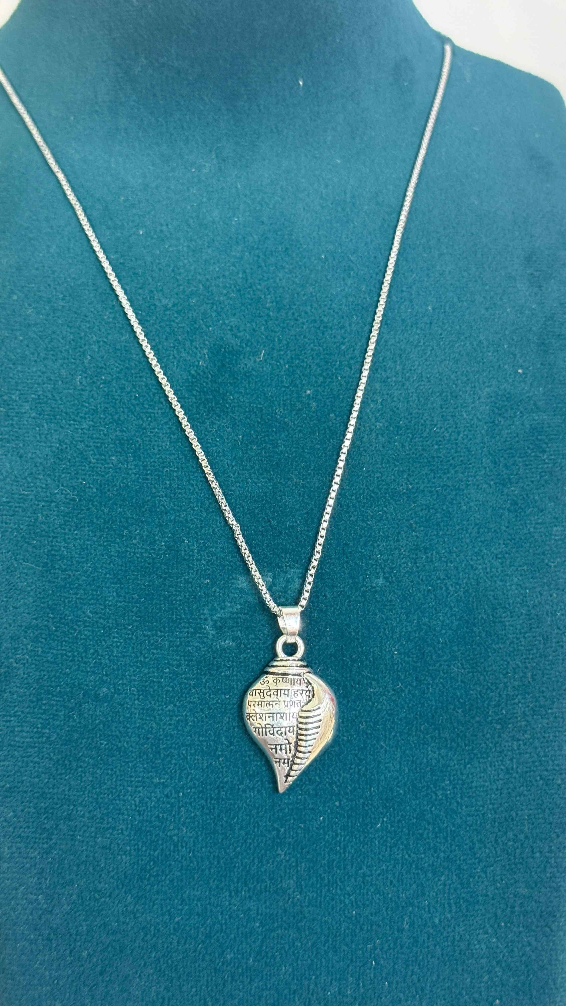 Shri Krishna Shankha Pendant with Chain - KalaKirtiHub